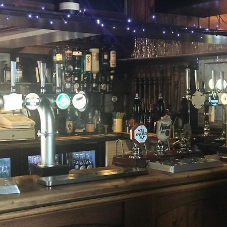 The Dog & Doublet Inn Kingsbury Екстер'єр фото