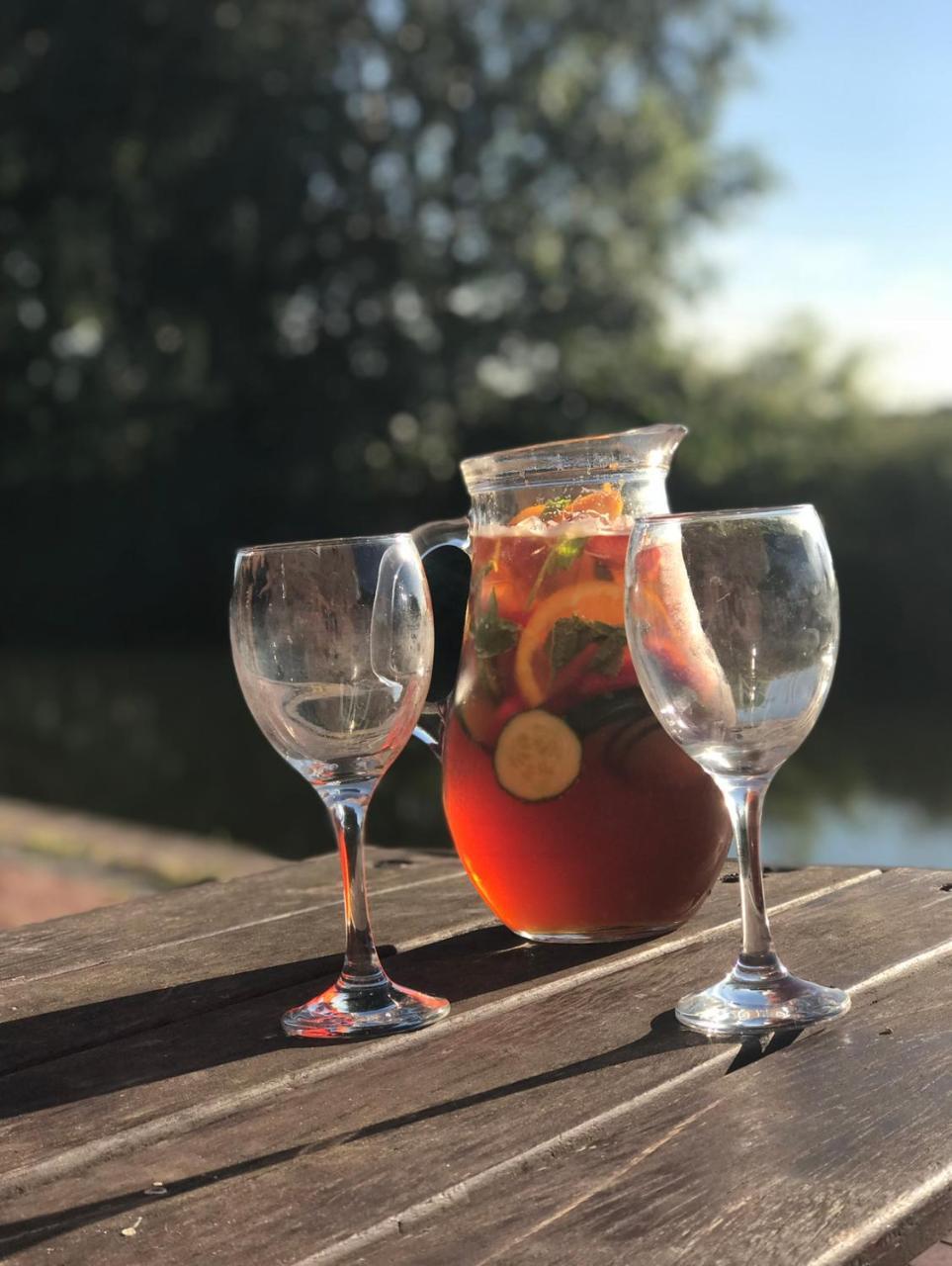 The Dog & Doublet Inn Kingsbury Екстер'єр фото
